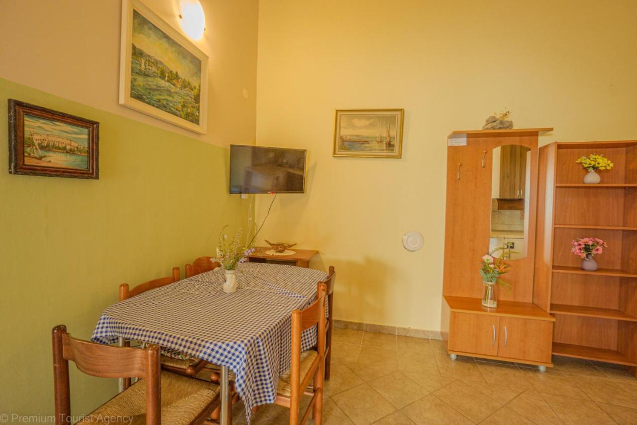 Zdenko Apartment Metajna Exterior foto